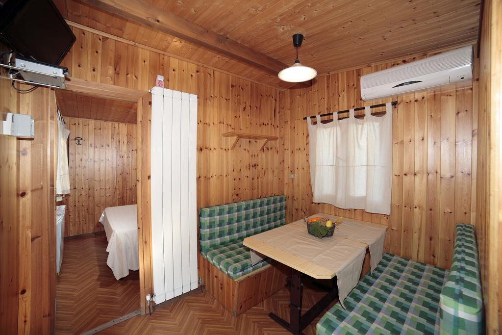 Il Frantoio Camping San Bartolomeo Al Mare Chambre photo